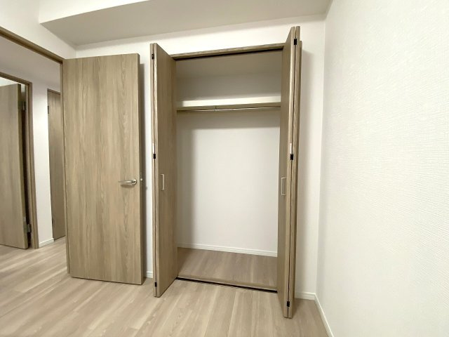 コスモ平井南リバータウンの収納|収納　間取り図左上
衣類や日用品をすっきりと仕舞い込めるため、お部屋の居住スペースを無駄なく広く使えます。