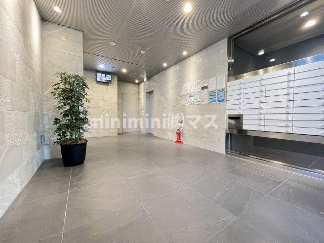 グランマーレ小路駅前のロビー