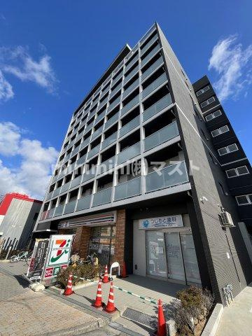 グランマーレ小路駅前の外観
