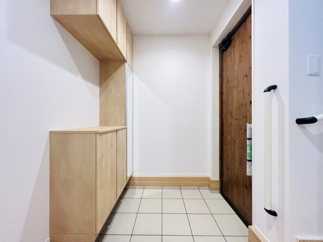 碧南市松江町6丁目28番地『仲介手数料無料』新築一戸建て・建売の玄関