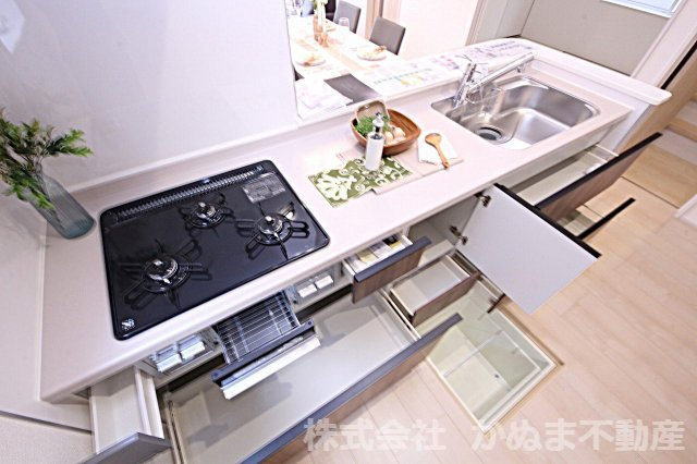 Livele Garden.S 第1栃木都賀町平川のキッチン|〇キッチン収納〇
床下収納がございます。　/2026.8.3撮影