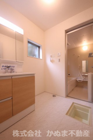 Livele Garden.S 第1栃木都賀町平川のランドリースペース|〇洗面脱衣室〇
床下収納をそなえています。/2026.8.3撮影