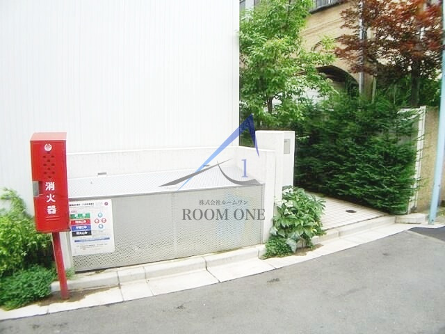 アーバン荻窪のその他共用部分|敷地内ごみ置き場です。