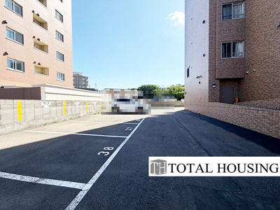 【駐車場】 | 平岸台パーク・ホームズ | 平面駐車場です。