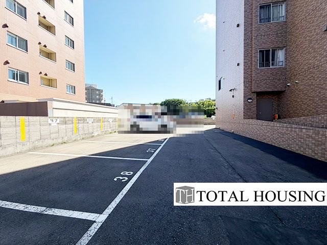 【駐車場】 | 平岸台パーク・ホームズ | 平面駐車場です。