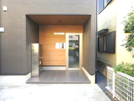 ラウレア西千葉のエントランス