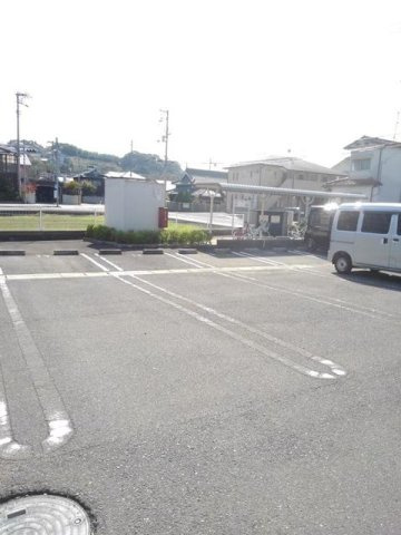 メゾン　アクティブ　Ａの駐車場|駐車場完備です
