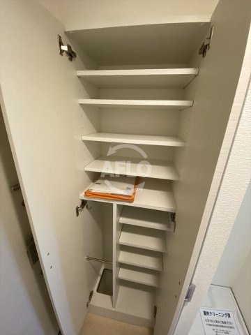 エステムプラザ大手前エヴァースの収納|エステムプラザ大手前エヴァース　シューズボックス