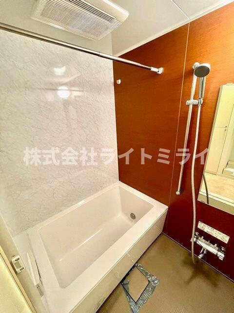 レジディア四谷三丁目の浴室