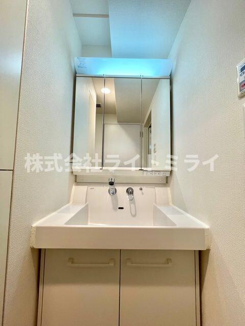 レジディア四谷三丁目の洗面所