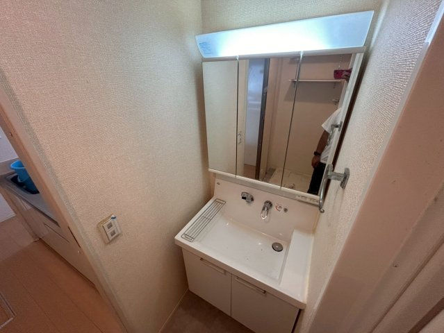 アヴェニール服部の独立洗面台