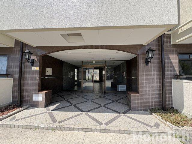 サンコートウィングのエントランス