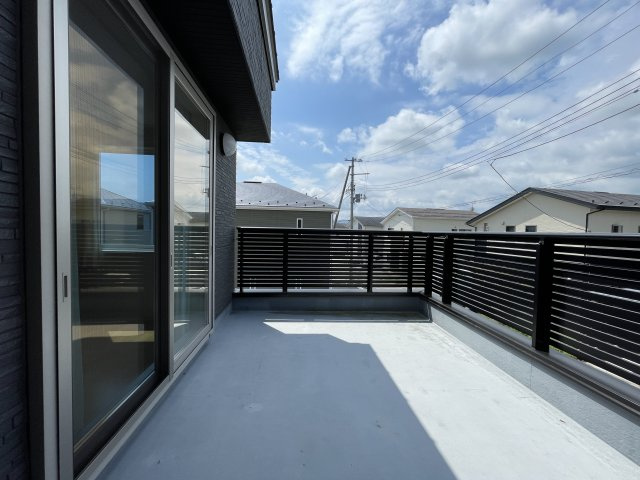 中古戸建・中古住宅　福島市町庭坂柿ノ下　庭坂小学校・吾妻中学校のバルコニー|陽当たり良好なルーフバルコニー！夜は天体観測も楽しめそうですね！