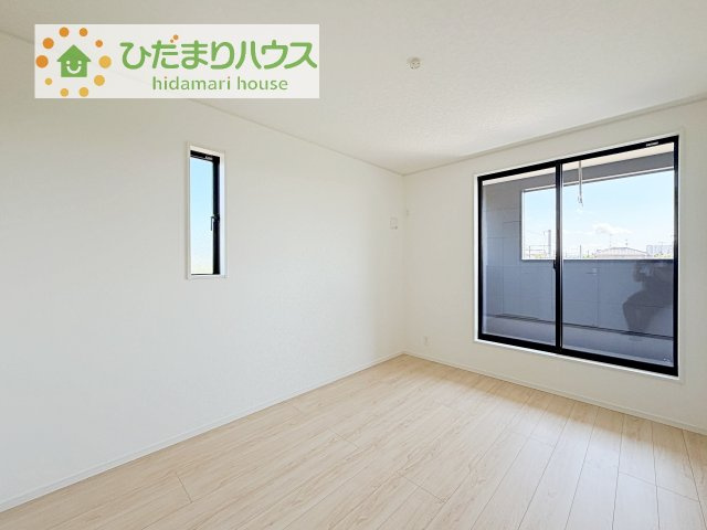 【洋室】 | 土浦市中村南第11　新築戸建　5号棟 | 明るい二面採光です☆彡