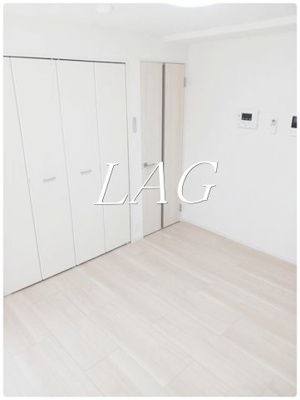 【居間・リビング】 | トロワグラース | 洋室のお部屋です。