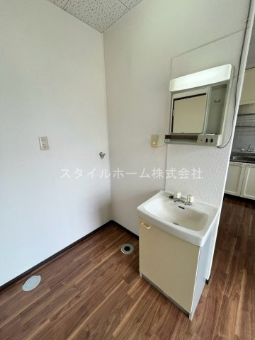 エステイト中島Aの洗面所
