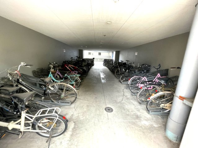 ポレスター岡山タワーレジデンスのその他共用部分|駐輪スペースです。