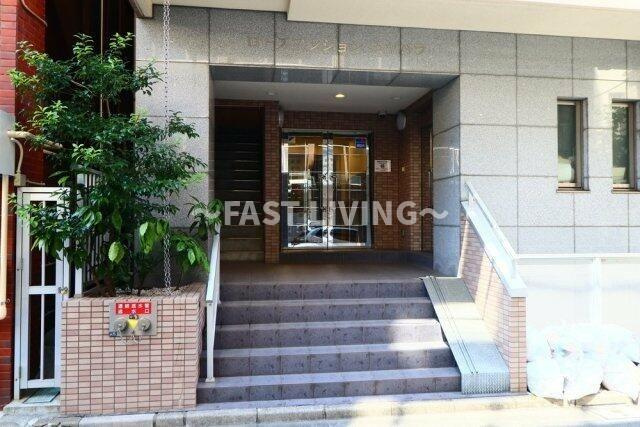 ローズマンションミヤハラのエントランス