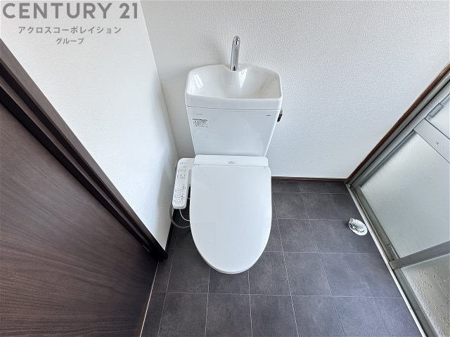 ウォシュレット付きのトイレです♪