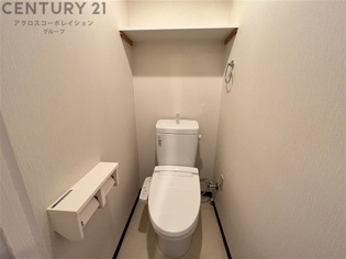 温水洗浄便座付きのトイレです♪