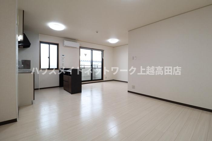 ロイヤルフローリッシュの居間・リビング|ＬＤＫ15帖