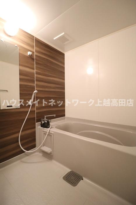 ロイヤルフローリッシュの浴室|浴室1坪（追焚機能付）