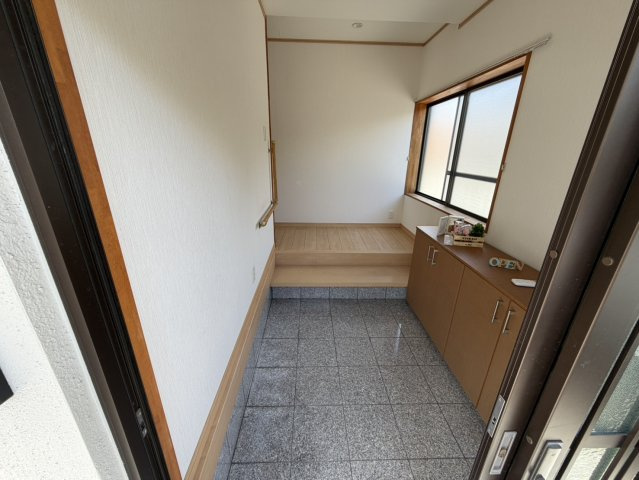 別所町朝日ケ丘戸建の玄関