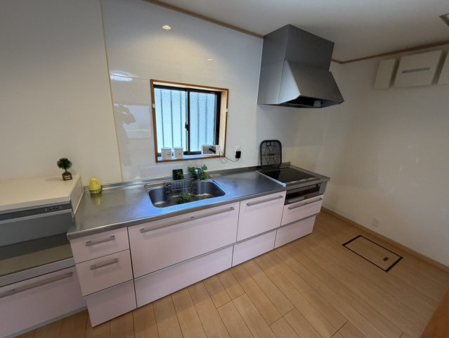 別所町朝日ケ丘戸建のキッチン