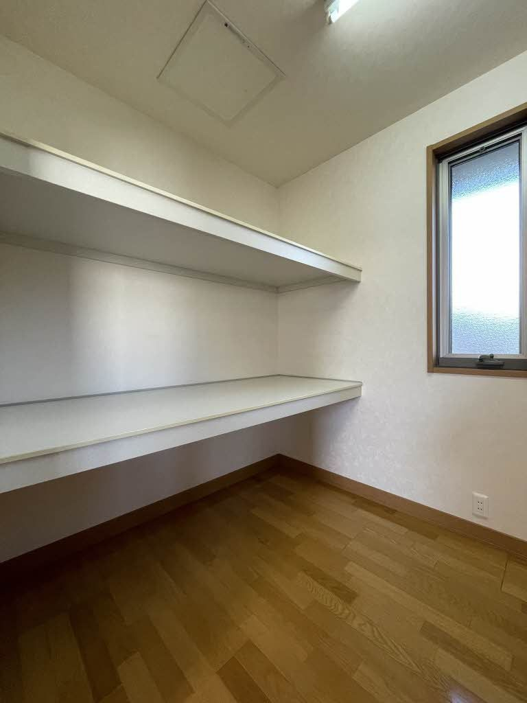 江津２丁目戸建貸家の収納
