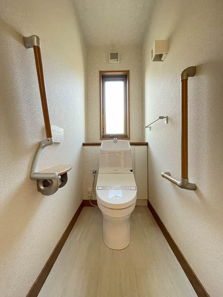 江津２丁目戸建貸家のトイレ