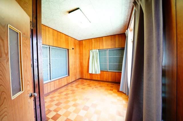 藤岡市下栗須中古住宅の洋室