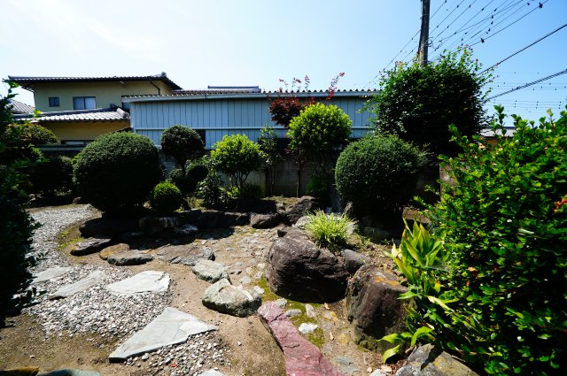 藤岡市下栗須中古住宅の庭