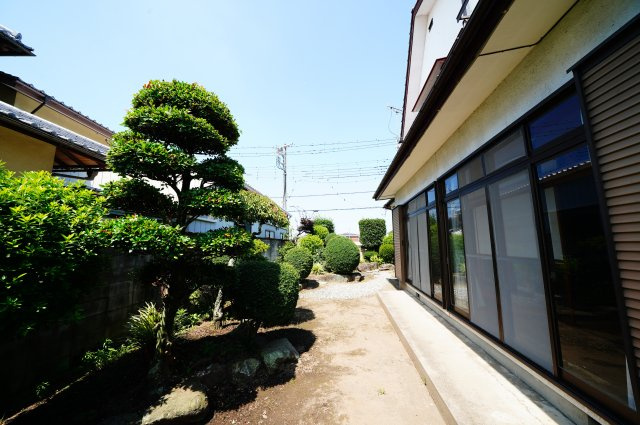 藤岡市下栗須中古住宅の庭