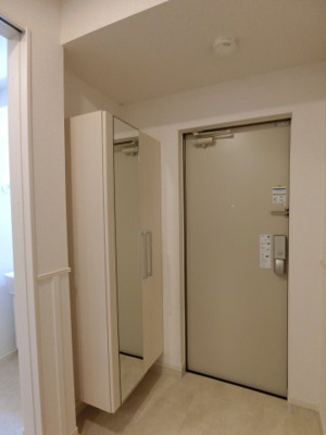【玄関】 | ヒカルサ岸和田畑町