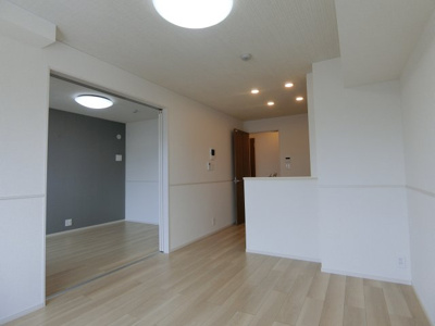 【居間・リビング】 | ヒカルサ岸和田畑町