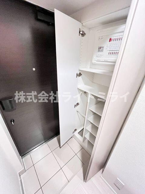 レジディア御茶ノ水プレイスの玄関