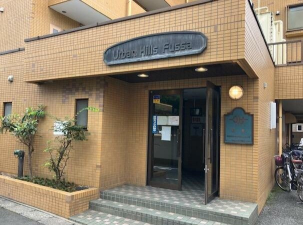 アーバンヒルズ福生のエントランス