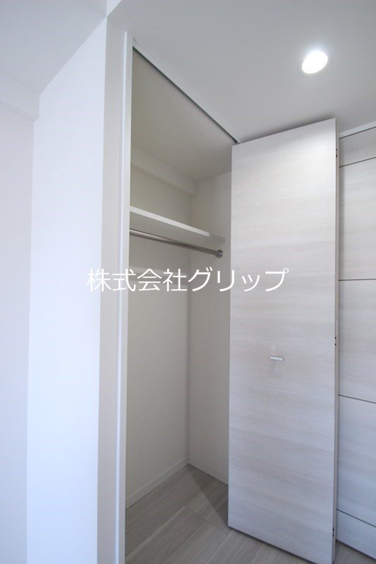 横浜市西区浅間町３丁目の賃貸マンションの収納