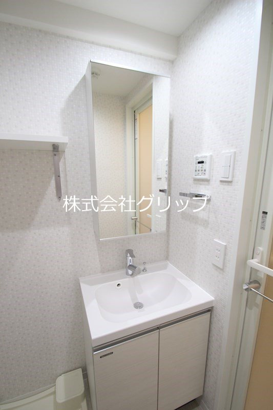 横浜市西区浅間町３丁目の賃貸マンションの独立洗面台
