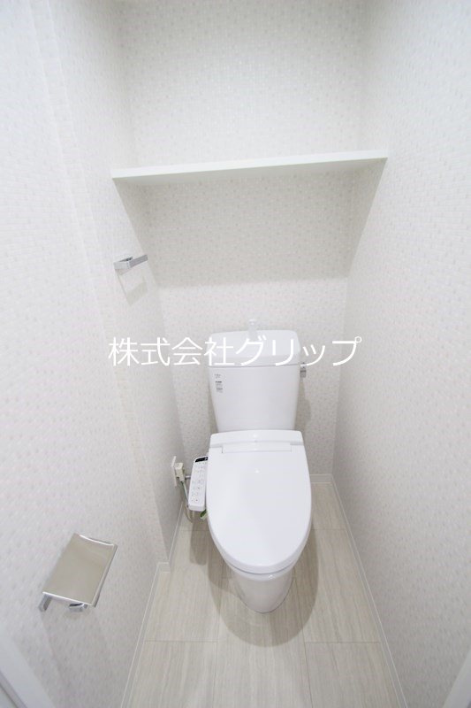横浜市西区浅間町３丁目の賃貸マンションのトイレ