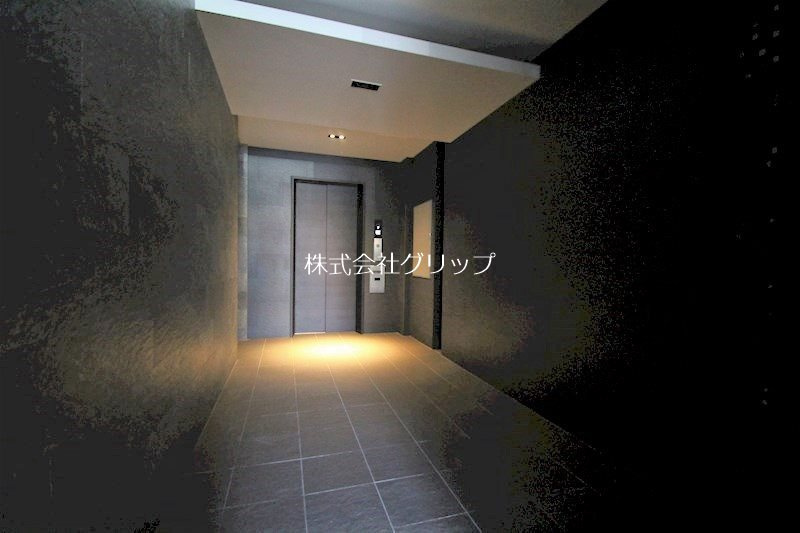 横浜市西区浅間町３丁目の賃貸マンションのロビー