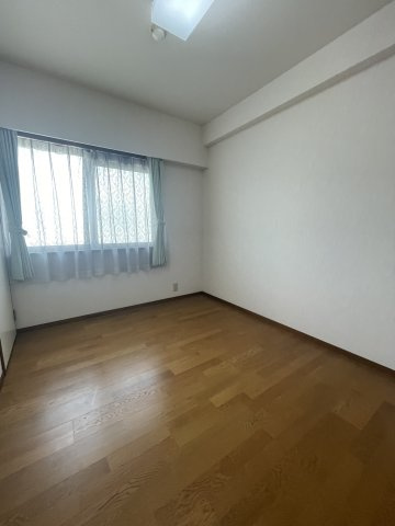 アルファガーデン番町の洋室