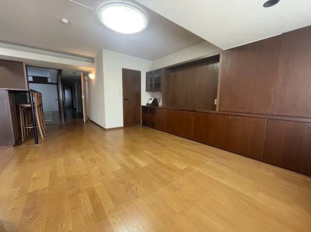 アルファガーデン番町の居間・リビング