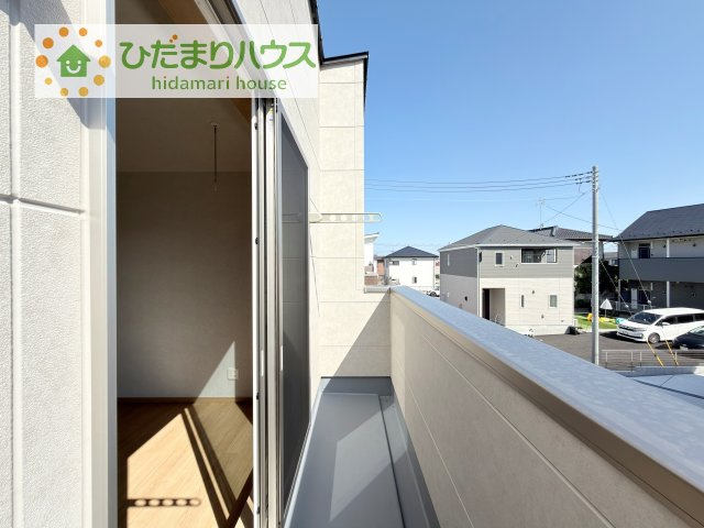 【バルコニー】 | 土浦市荒川沖西第2期　新築戸建　3号棟 | 広々としたバルコニー。お洗濯物もぜーんぶ干せちゃいます！！