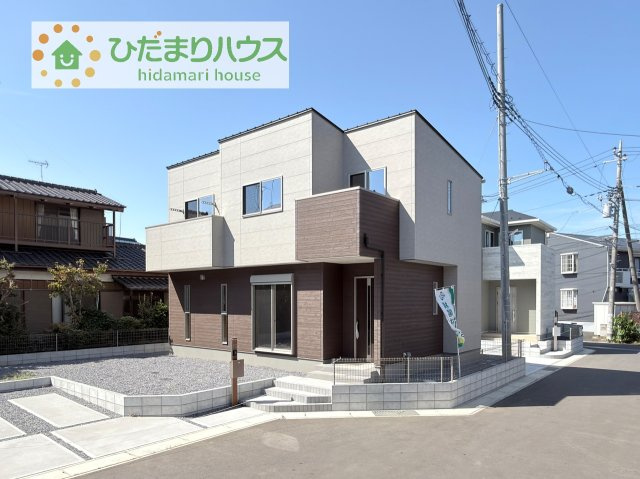 【外観】 | 土浦市荒川沖西第2期　新築戸建　3号棟 | 白を基調とした明るい印象を受ける外観です！