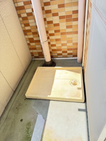 【設備】 | レジデンスカープ小山 | 室外洗濯機置き場
