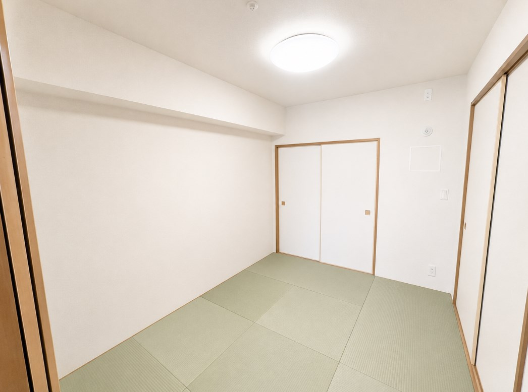 中古マンション　東急リゾートヴィラ熱海青翠の和室|※本画像は実際の室内写真をもとに、AI画像処理により家具・家財・小物等を除去したものです。現況とは異なる場合があります。