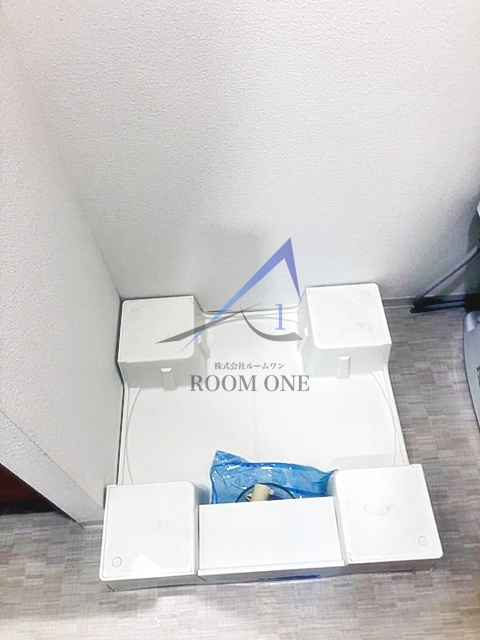 SYFORME GAKUSHUINSHITAの設備|洗濯機置き場です。