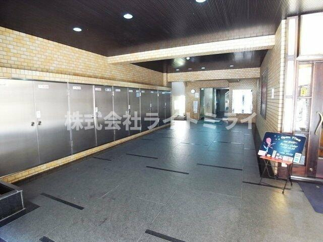 ラインビルド神楽坂の駐車場