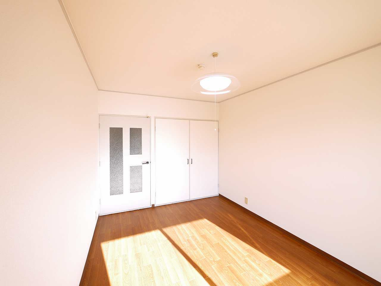 ウエストアベニューの寝室|落ち着いて過ごせるお部屋です。